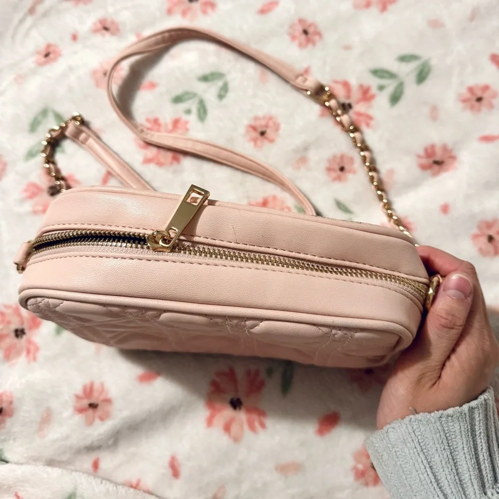 Forever 21 Blush Quilted Crossbody Bag - Picture 4 of 5